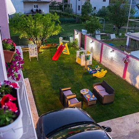 Apartman Mona 포드고리차 외부 사진