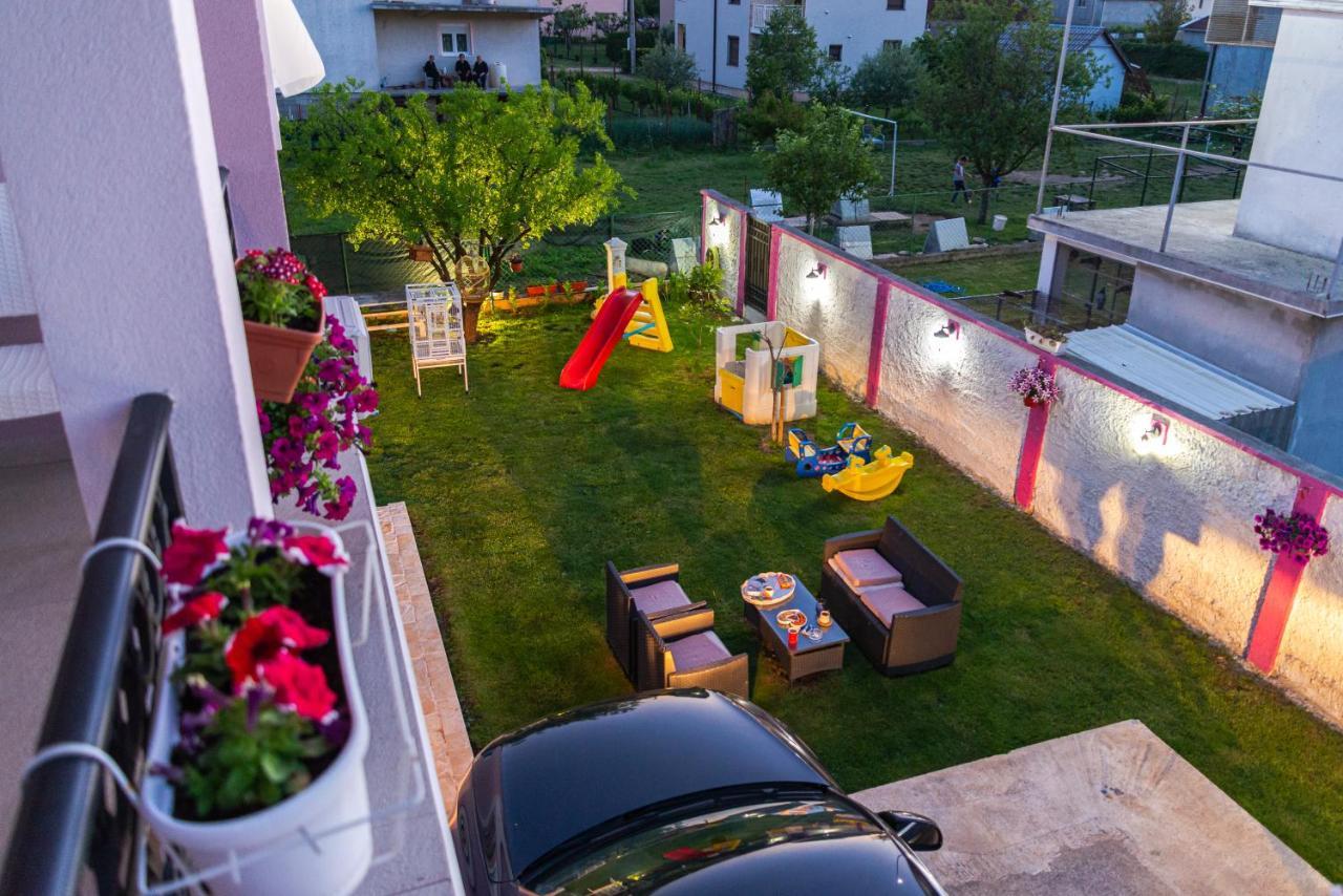 Apartman Mona 포드고리차 외부 사진