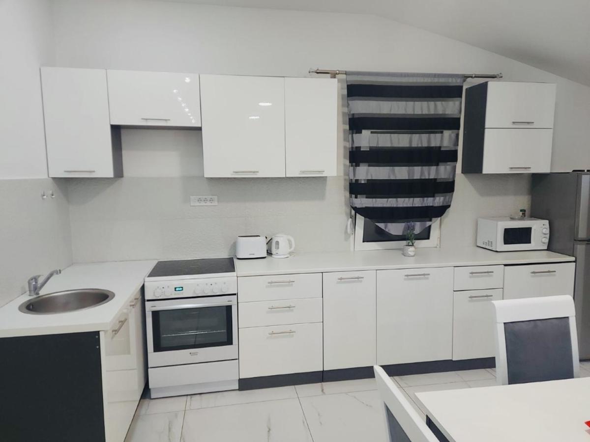 Apartman Mona 포드고리차 외부 사진